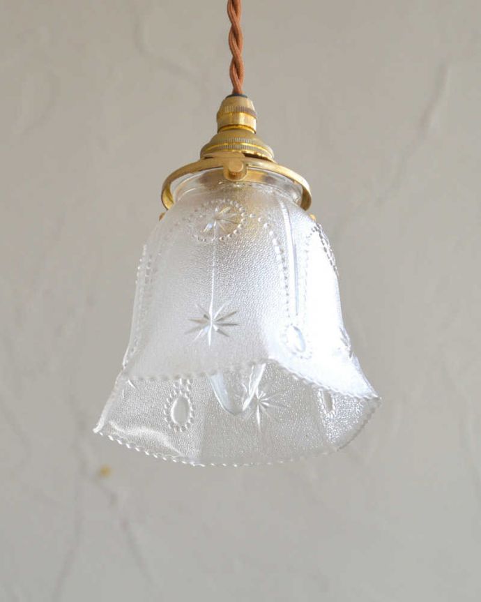 ペンダントライト　照明・ライティング　お星さまみたいに可愛いアンティークシェードペンダントライト（コード・シャンデリア電球・ギャラリーA付き）。。(m-1984-z)