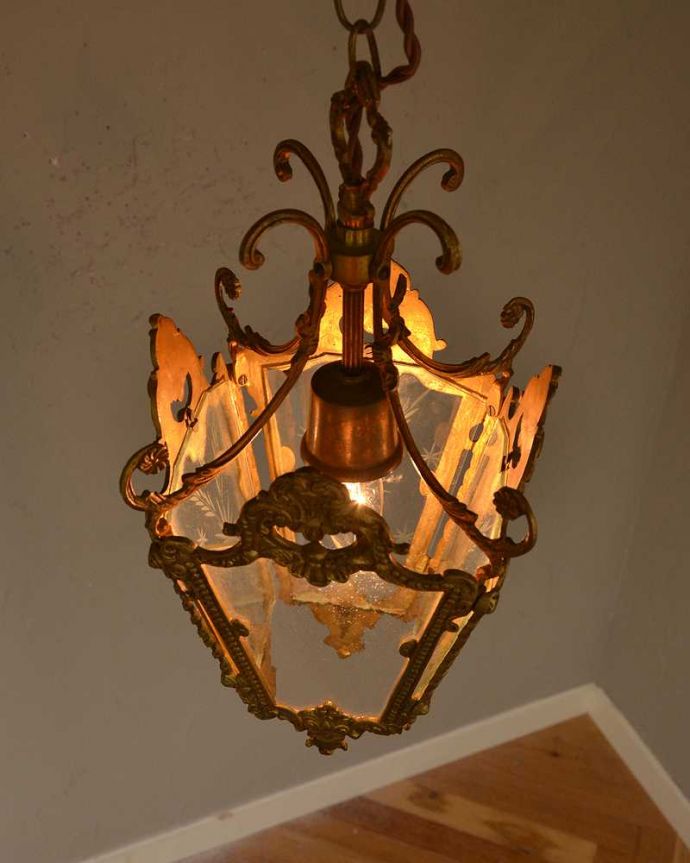 シャンデリア　照明・ライティング　ブロンズ＆ガラスのフランスアンティーク1灯シャンデリア。。(m-2001-z)