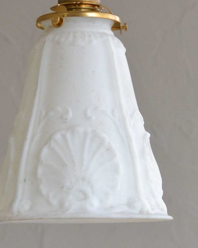 ペンダントライト　照明・ライティング　オリエンタルな模様のアンティークペンダントライト（コード・シャンデリア電球・ギャラリーA付き）。。(m-2006-z)