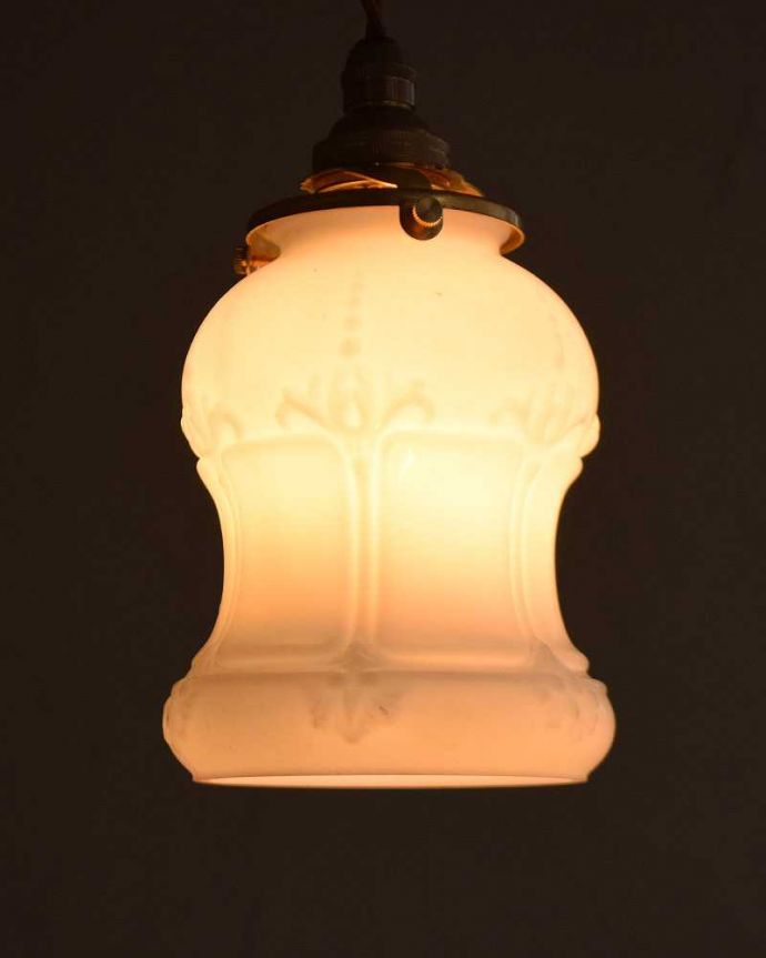 ペンダントライト　照明・ライティング　リラックスできる灯り、アンティークペンダントライト（コード・シャンデリア電球・ギャラリーA付き）。。(m-2010-z)