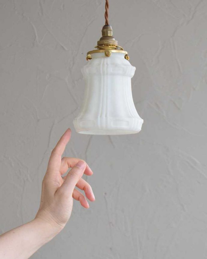 ペンダントライト　照明・ライティング　表情がある灯り、アンティークペンダントライト（コード・シャンデリア電球・ギャラリーA付き）。。(m-2020-z)