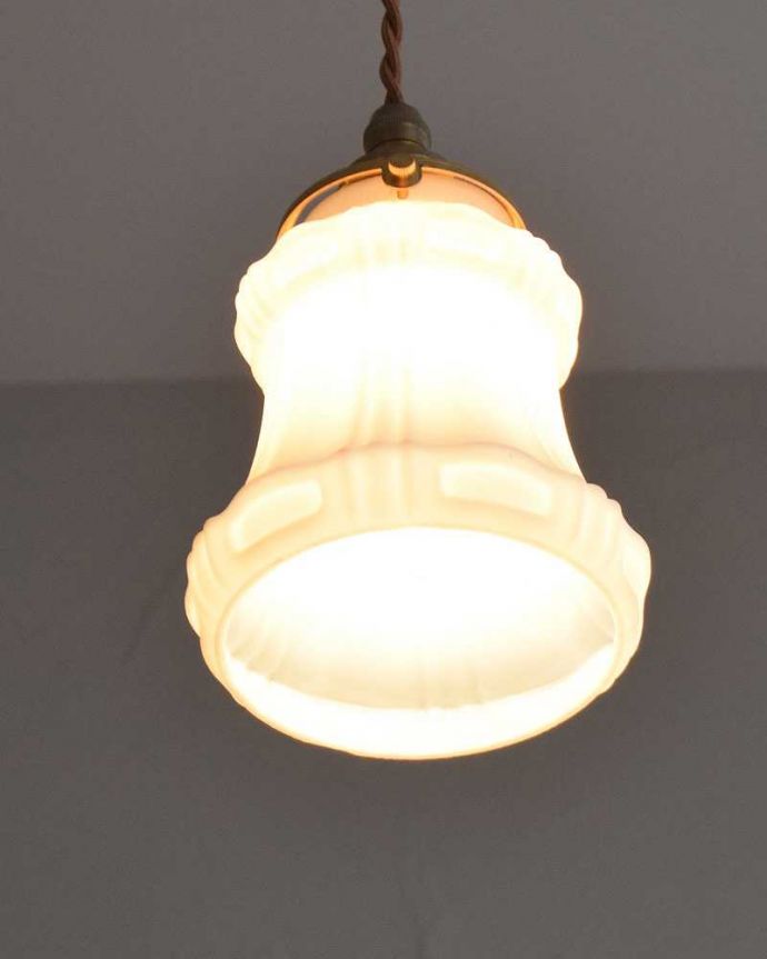 ペンダントライト　照明・ライティング　表情がある灯り、アンティークペンダントライト（コード・シャンデリア電球・ギャラリーA付き）。。(m-2020-z)