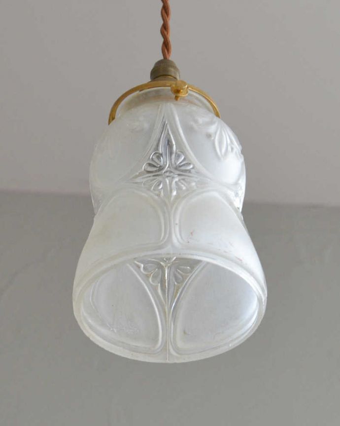 ペンダントライト　照明・ライティング　大人っぽいデザイン、アンティークシェードペンダントライト（コード・シャンデリア電球・ギャラリーA付き）。。(m-2024-z)
