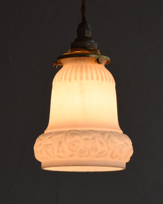 ペンダントライト　照明・ライティング　優しく灯る明かり、アンティークペンダントライト（コード・シャンデリア電球・ギャラリーA付き）。。(m-2028-z)