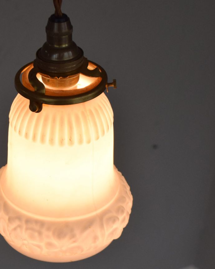 ペンダントライト　照明・ライティング　優しく灯る明かり、アンティークペンダントライト（コード・シャンデリア電球・ギャラリーA付き）。。(m-2028-z)