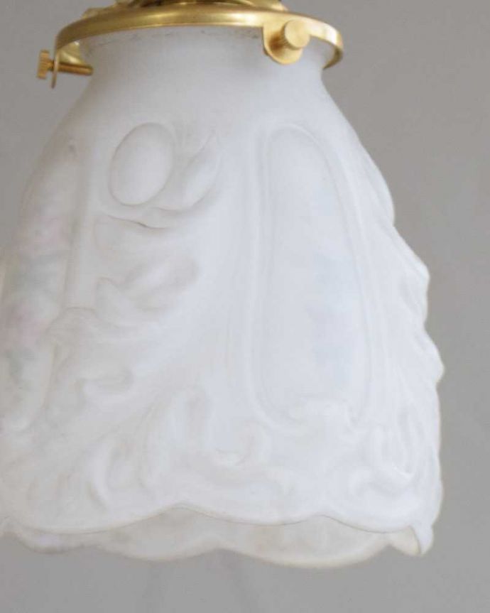 ペンダントライト　照明・ライティング　ピンクのお花がかわいいアンティークペンダントライト（コード・シャンデリア電球・ギャラリーA付き）。。(m-2031-z)