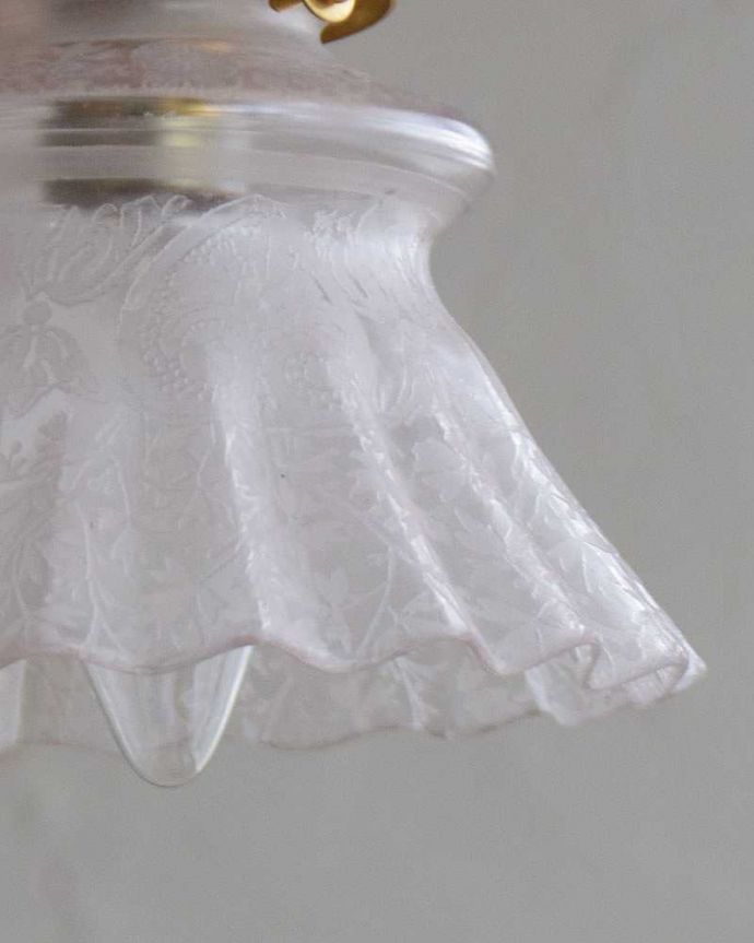 ペンダントライト　照明・ライティング　まるでレースのようなアンティークシェードペンダントライト（コード・シャンデリア電球・ギャラリーA付き）。。(m-2041-z)