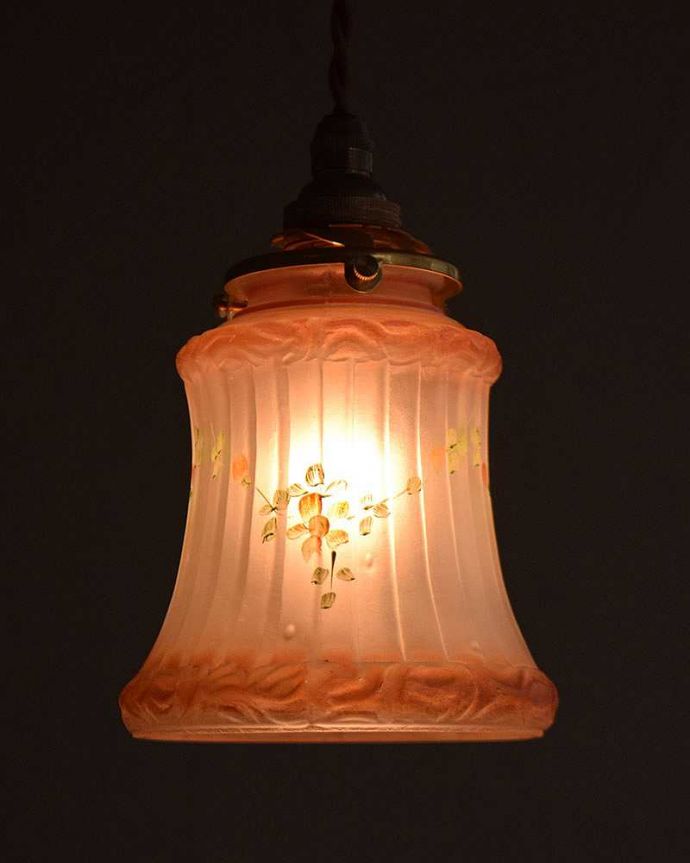 ペンダントライト　照明・ライティング　ピンクのラインが可愛いアンティークペンダントライト（コード・シャンデリア電球・ギャラリーA付き）。。(m-2047-z)