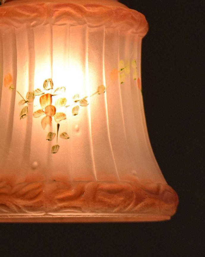 ペンダントライト　照明・ライティング　ピンクのラインが可愛いアンティークペンダントライト（コード・シャンデリア電球・ギャラリーA付き）。。(m-2047-z)