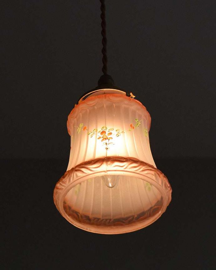 ペンダントライト　照明・ライティング　小花のイラストが可愛いアンティークペンダントライト（コード・シャンデリア電球・ギャラリーA付き）。。(m-2048-z)