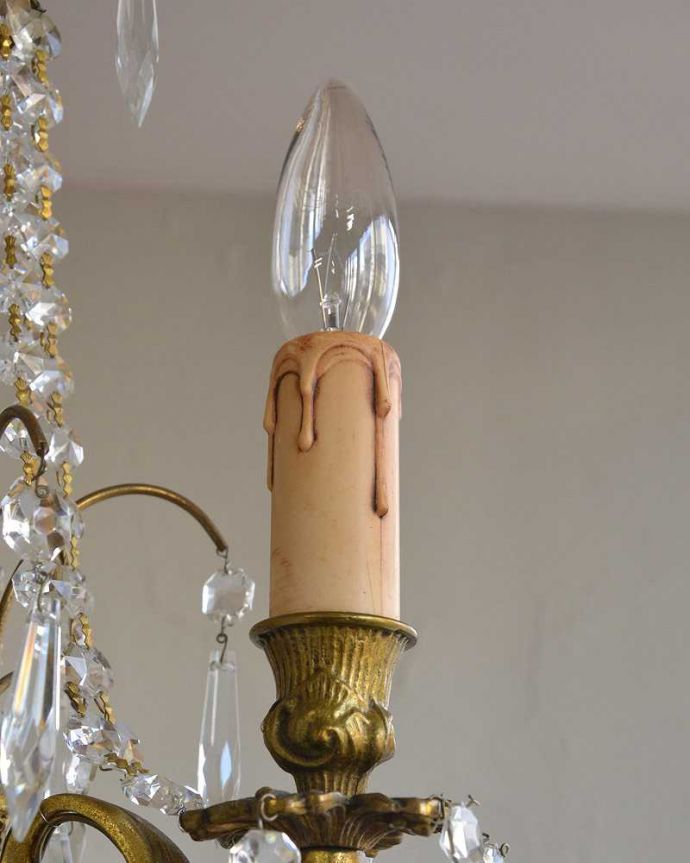 シャンデリア　照明・ライティング　キラキラ輝くガラスが美しいアンティークのシャンデリア（3灯）(E17シャンデリア球付き)。。(m-2051-z)