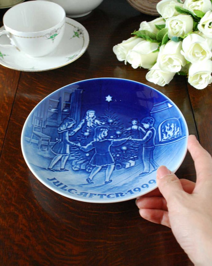 アンティーク 陶磁器の雑貨　アンティーク雑貨　1999年ビングオーグレンダール（B＆G)社のイヤープレート。本格的な英国インテリアを演出できます。(m-2082-z)