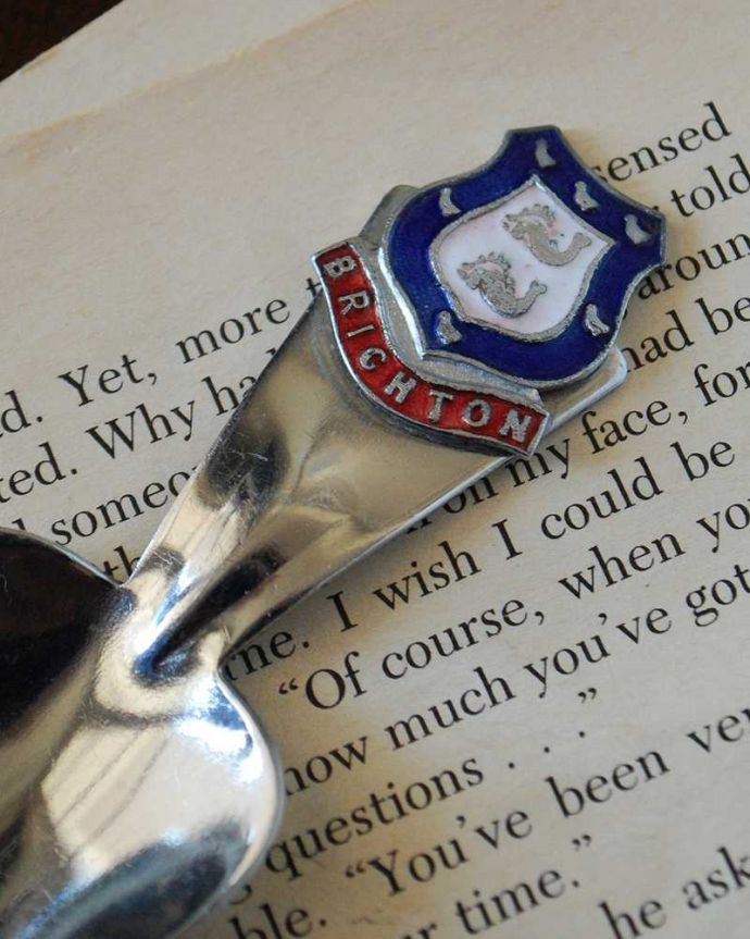 アンティーク 真鍮の雑貨　アンティーク雑貨　イギリスのコレクションしたくなるアンティーク雑貨、キャディスプーン 。実際に使っていただけますが、ディスプレイしてあっても可愛いアイテムです。(m-2089-z)