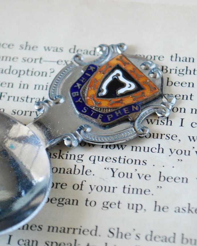 アンティーク シルバー製 アンティーク雑貨 英国から届いたアンティーク雑貨、キャディスプーン(KIRKBY STEPHEN)。実際に使えるキャディスプーン色々なモチーフの持ち手のデザインがあります。(m-2092-z)