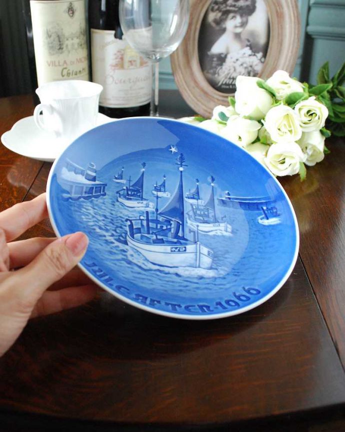 アンティーク 陶磁器の雑貨　アンティーク雑貨　ビングオーグレンダールのイヤープレート（1966年クリスマス帰港）。本格的な英国インテリアを演出できます。(m-2107-z)