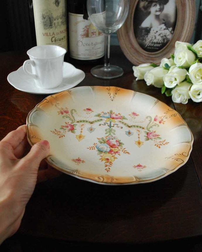 アンティーク 陶磁器の雑貨　アンティーク雑貨　イギリスで見つけたCrown Devon社（クラウンデボン）のアンティークプレート。普段使いにもピッタリ！。(m-2133-z)