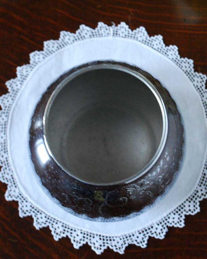 アンティーク 真鍮の雑貨 アンティーク雑貨 アンティークシルバー雑貨、小物入れにぴったりな銀のボウル(シュガーポット)。アンティークなので多少のキズ・汚れがある場合があります。(m-2168-z)