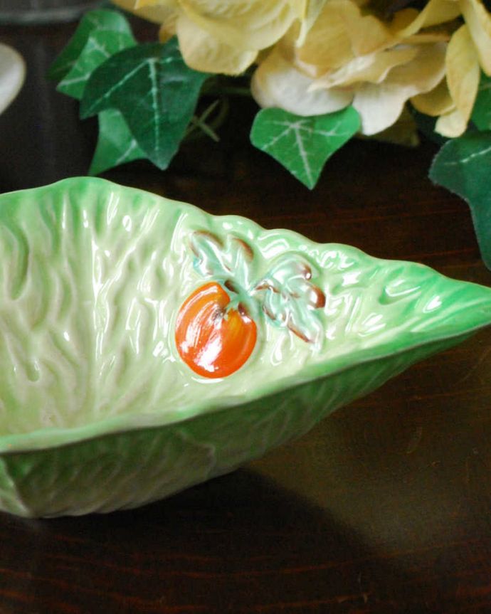 アンティーク 陶磁器の雑貨　アンティーク雑貨　アンティークベズウィックウェアボウル（Beswick Ware）。レタスモチーフが可愛いベズウィックウェアのプレートです。(m-2175-z)