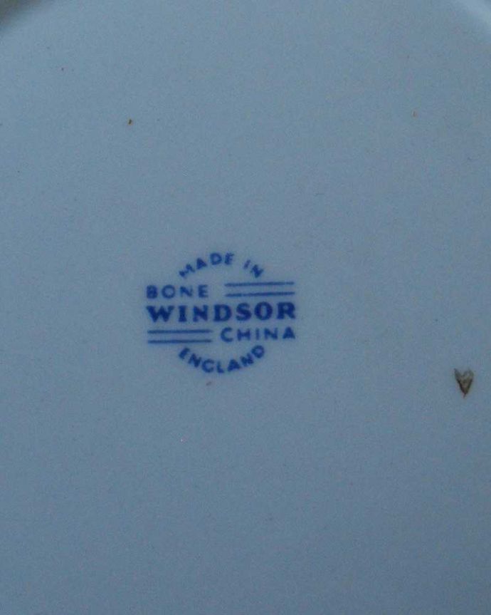 大きなピンクの薔薇が咲き誇るアンティークのB＆Bプレート(m-2239-z