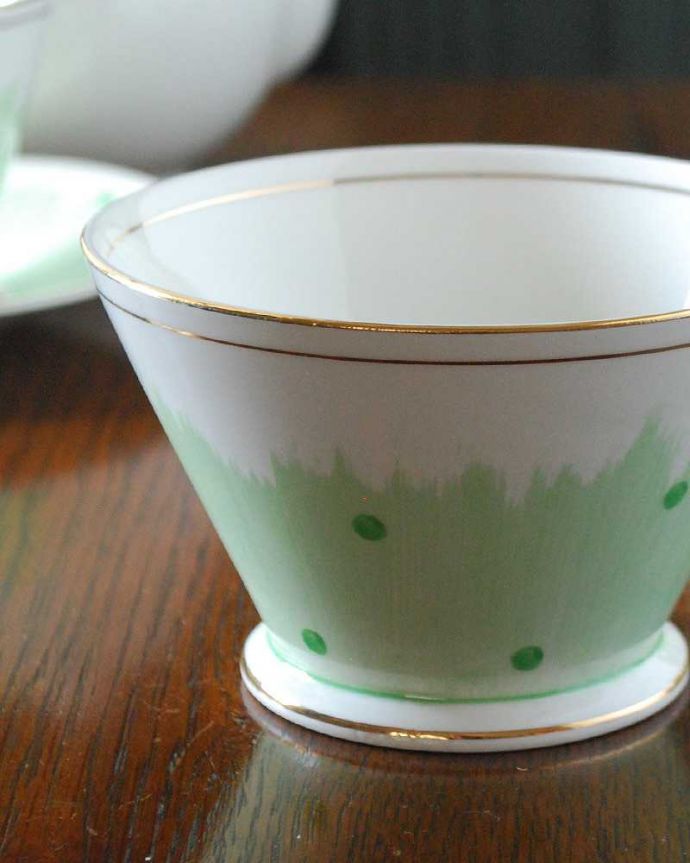 シュガーボウル アンティーク雑貨 イギリス輸入のPALISSY( パリッシー)アンティークシュガーボウル。お茶の時間を華やかにしてくれるアンティークティータイムを楽しむための茶道具の一つシュガーボウル。(m-2256-z)