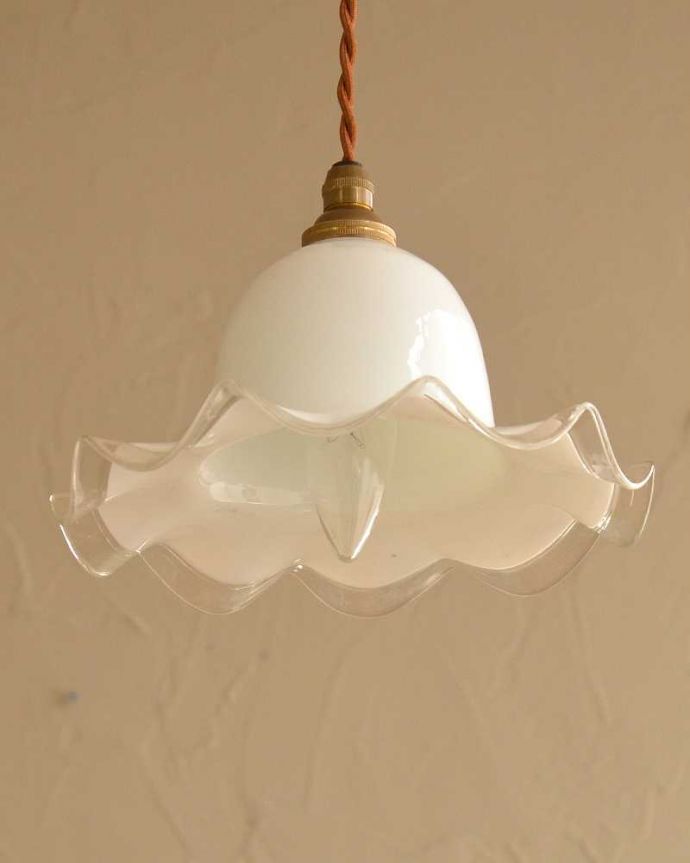 ペンダントライト　照明・ライティング　優しく光が灯るアンティークガラスのペンダントライト（コード・シャンデリア電球・ギャラリーなし）。。(m-2313-z)