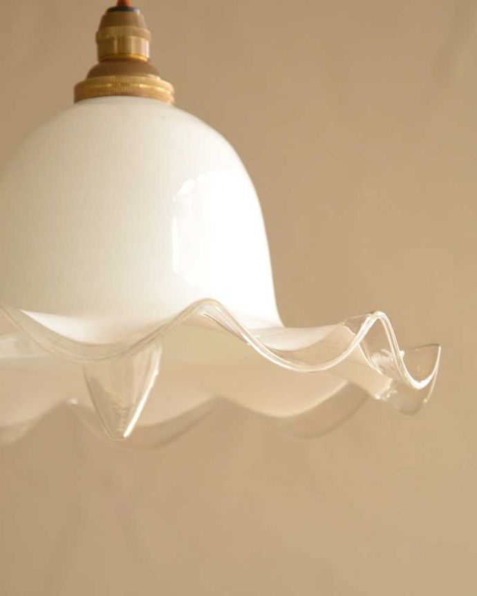 ペンダントライト　照明・ライティング　優しく光が灯るアンティークガラスのペンダントライト（コード・シャンデリア電球・ギャラリーなし）。。(m-2313-z)