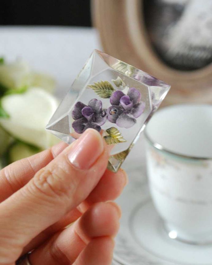 アンティーク その他の雑貨 アンティーク雑貨 大人っぽいパープルのお花が可愛い、アンティーク ルーサイトブローチ。普段使いにもピッタリ!。(m-2332-z)