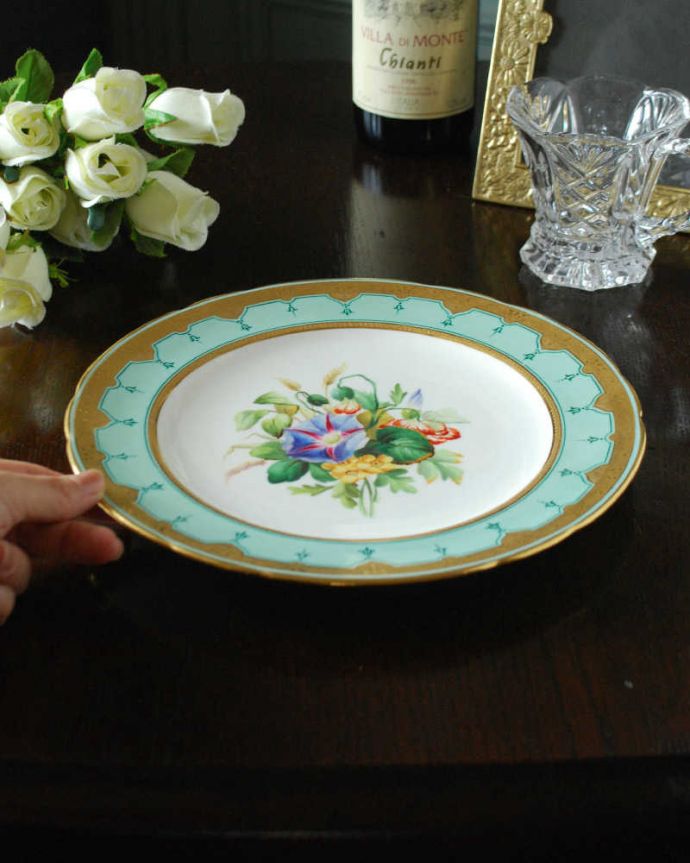 アンティーク 陶磁器の雑貨　アンティーク雑貨　繊細な筆遣いで描かれたアンティークプレート（ミントン）。飾って使って楽しむアンティーク美しい柄のプレートは、飾っても使っても楽しめます。(m-2428-z)