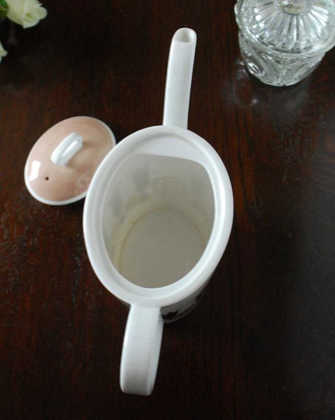 スージークーパー アンティーク雑貨 スージークーパーのアンティークティーポット(コリンティアン)。上から見るとこんな感じです状態のいいものだけを選んでいますが、アンティークなのでキズや欠けがある場合があります。(m-2463-z)