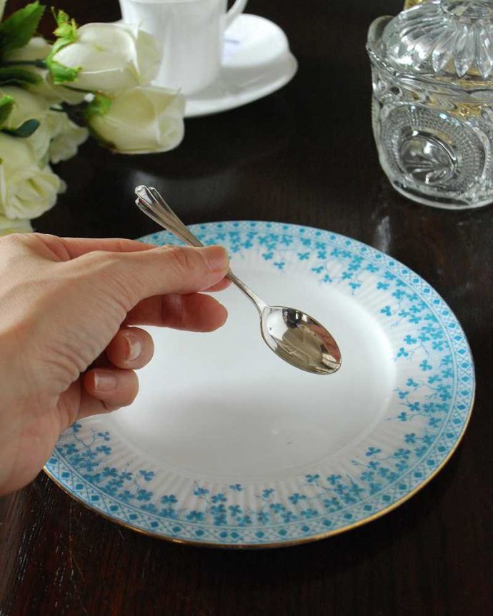 アンティーク シルバー製　アンティーク雑貨　英国アンティークの銀カトラリー、アールデコスタイルのシェフィールド製の純銀スプーン。ちゃんと使えますアンティークシルバーの上品な輝きをお楽しみ下さい。(m-2488-z)