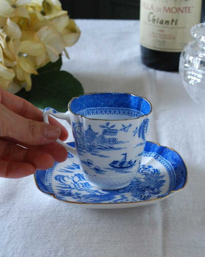 アンティーク 陶磁器の雑貨 アンティーク雑貨 英国コープランド(スポード)のシノワズリな雰囲気漂うアンティークのカップ&ソーサー。お茶の時間をもっと優雅に・・・眺めているだけじゃもったいないので、実用的に使って下さい。(m-2543-z)