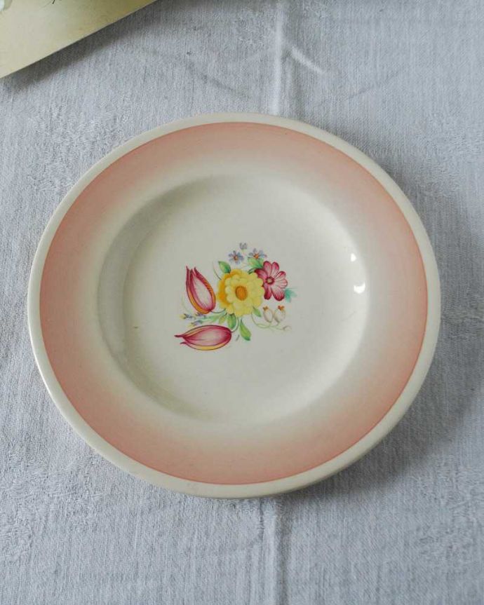 英国アンティークのおしゃれな食器