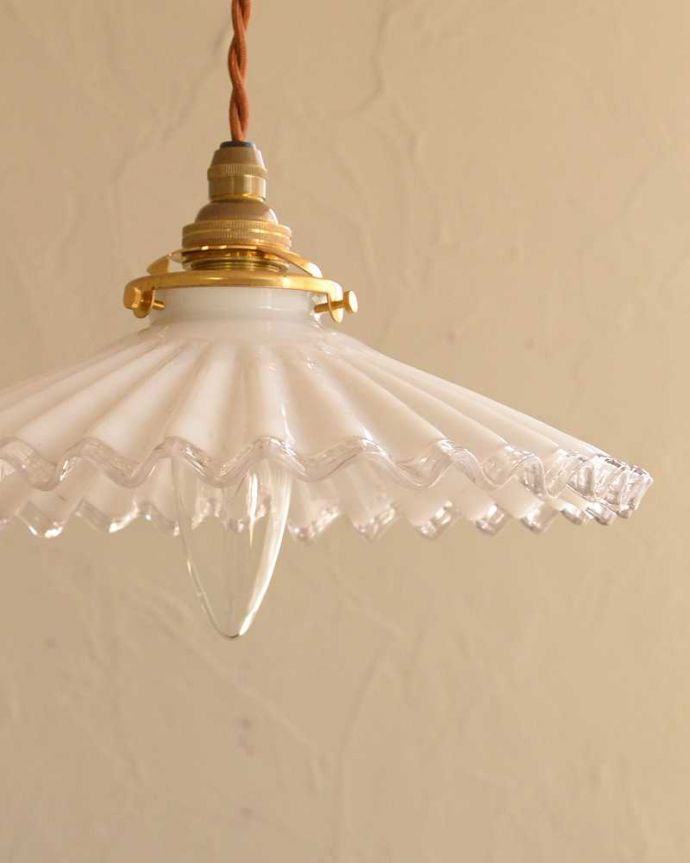 ペンダントライト　照明・ライティング　フリルのようなデザインが可愛いアンティーク ペンダントライト(コード・シャンデリア電球・ギャラリーA)。。(m-2657-z)