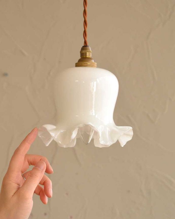 ペンダントライト　照明・ライティング　アンティークガラスのペンダントライトペンダントライト(コード・シャンデリア電球・ギャラリーなし)。。(m-2672-z)