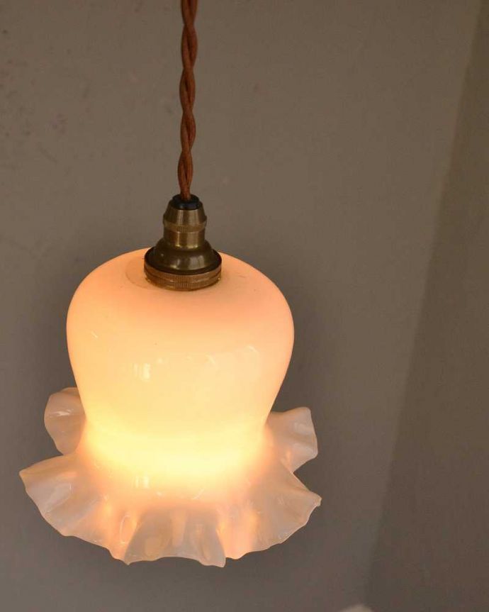 ペンダントライト　照明・ライティング　アンティークガラスのペンダントライトペンダントライト(コード・シャンデリア電球・ギャラリーなし)。。(m-2672-z)