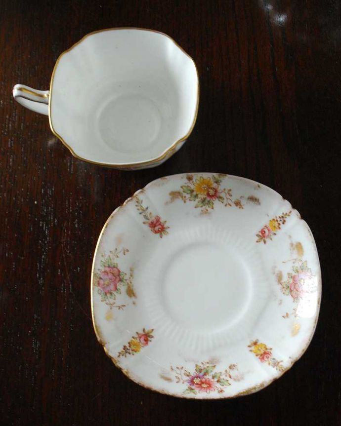 英国アンティークのおしゃれな食器