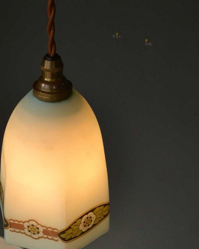 ペンダントライト　照明・ライティング　お花模様×涼しげな色のアンティークシェード(コード・シャンデリア電球・ギャラリーなし)。。(m-2754-z)