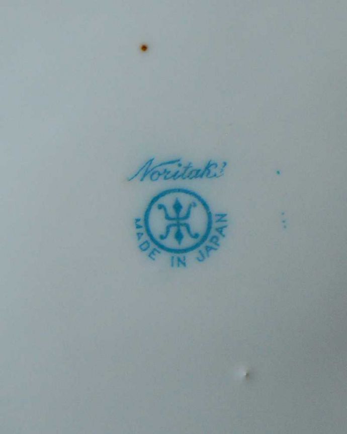 アンティーク 陶磁器の雑貨 アンティーク雑貨 金彩装飾と薔薇のアンティークミニディッシュ(トレイ)、オールドノリタケマルキ印。裏側には品質の証製造メーカー保証の意味がこもった窯印、ポーセリンマークがあります。(m-2779-z)