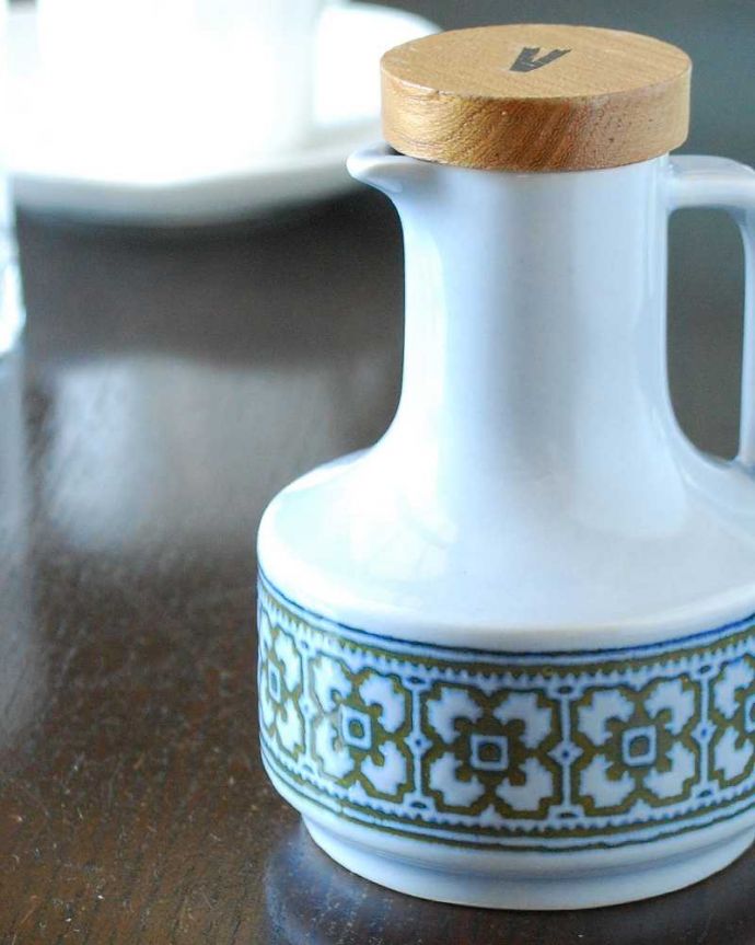 Hornsea（ホーンジー）　アンティーク雑貨　ホーンジーのアンティークのビネガーポット、HORNSEA「タペストリー」シリーズ。飾って使って楽しむ小さなアンティークブルーの色使いがとっても美しいシリーズです。(m-2804-z)