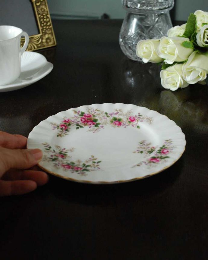 英国アンティークのおしゃれな食器