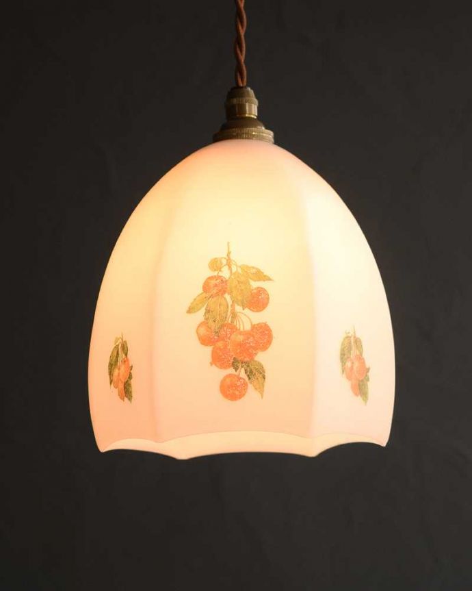 ペンダントライト　照明・ライティング　優しく灯るアンティーク さくらんぼシェード(コード・シャンデリア電球・ギャラリーなし)。。(m-2961-z)
