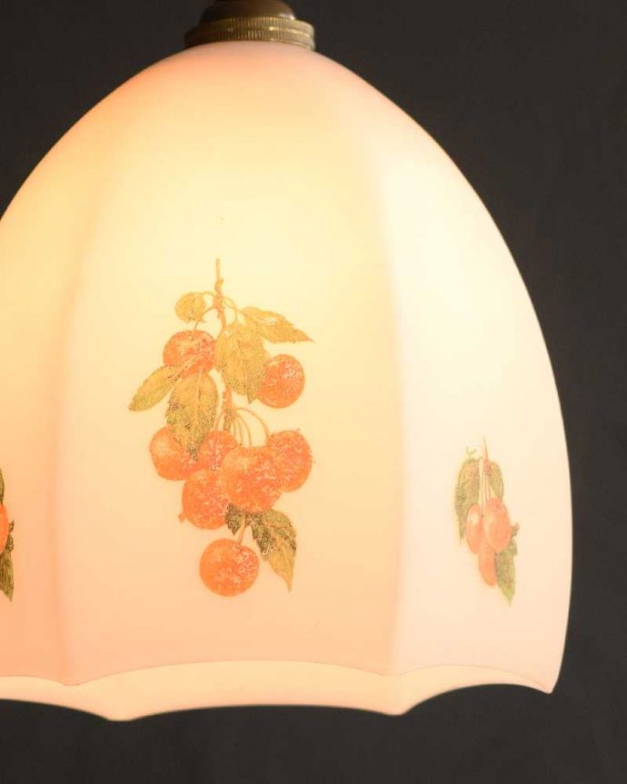 ペンダントライト　照明・ライティング　優しく灯るアンティーク さくらんぼシェード(コード・シャンデリア電球・ギャラリーなし)。。(m-2961-z)