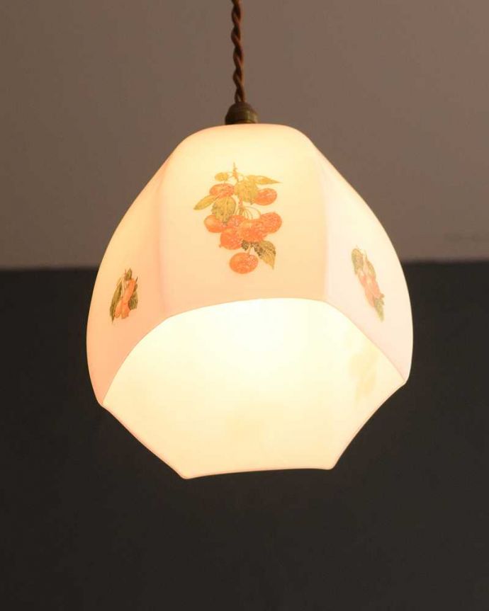 ペンダントライト　照明・ライティング　優しく灯るアンティーク さくらんぼシェード(コード・シャンデリア電球・ギャラリーなし)。。(m-2961-z)