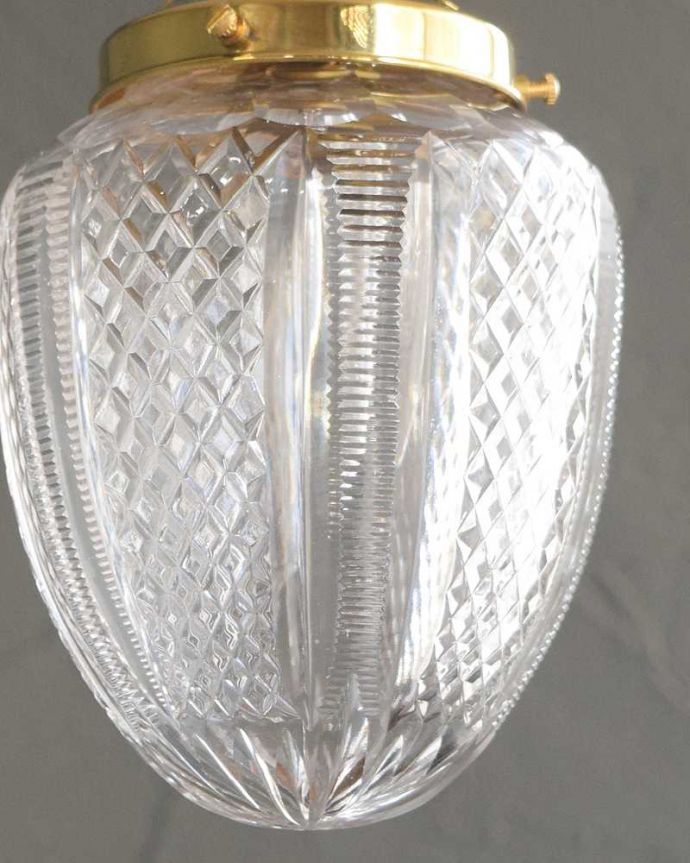 ペンダントライト　照明・ライティング　イギリスで見つけたアンティークガラスシェード（コード・シャンデリア電球・ギャラリーD付き）。。(m-2985-z)