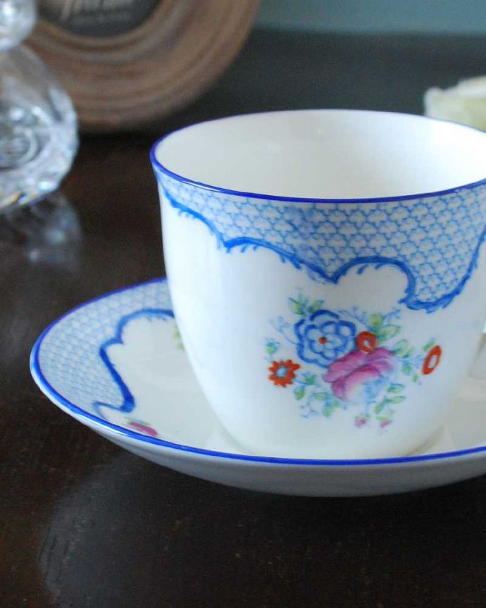 アンティークのカップ＆ソーサー