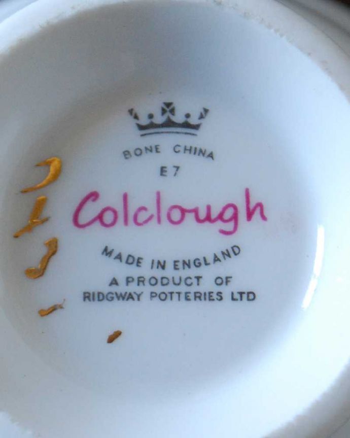 アンティーク 陶磁器の雑貨 アンティーク雑貨 英国で見つけたアンティークカップ&ソーサー、ピンクローズのColclough (コルクラフ) 。裏側には品質の証製造メーカー保証の意味がこもった窯印、ポーセリンマークがあります。(m-3075-z)