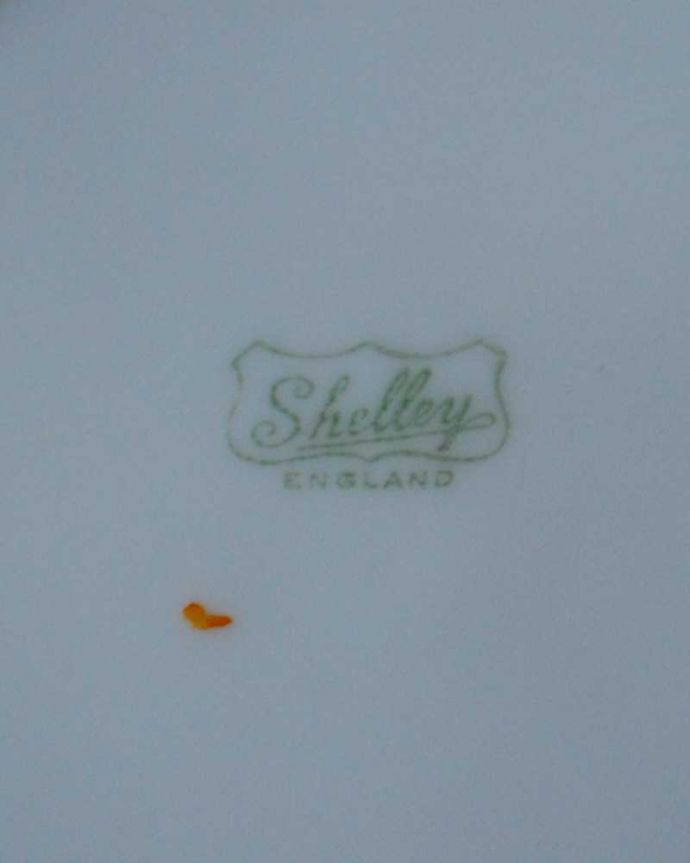 シェ―リー窯 アンティーク雑貨 アカシアの花が描かれたシェリー窯のアンティークプレート(ACACIA)。裏側には品質の証製造メーカー保証の意味がこもった窯印、ポーセリンマークがあります。(m-3092-z)