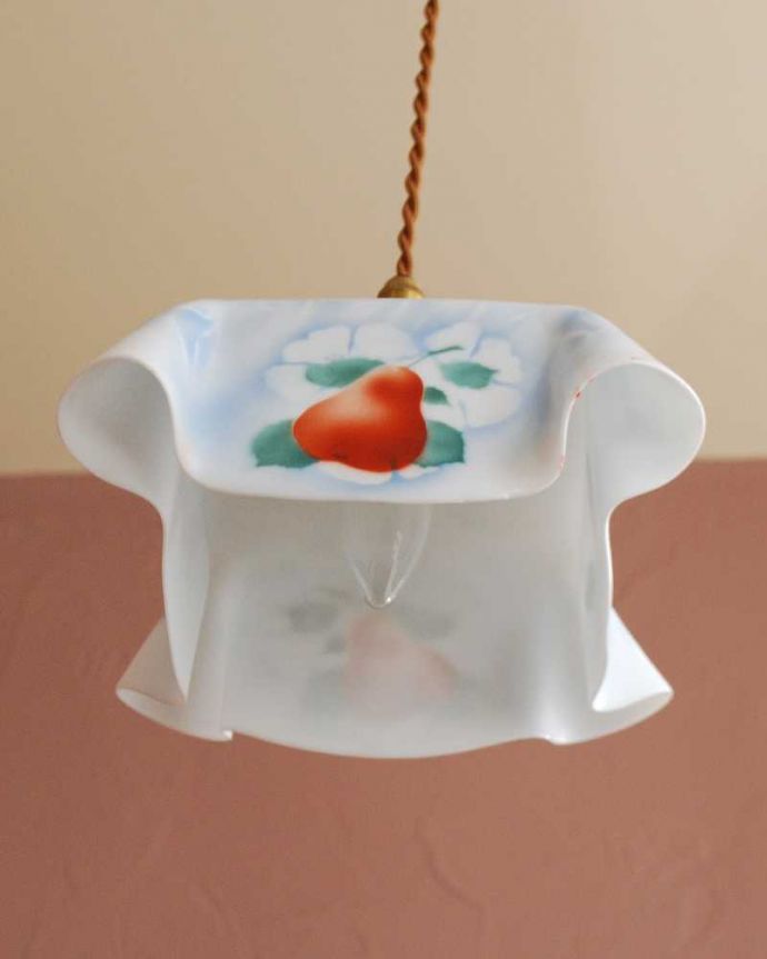 ペンダントライト　照明・ライティング　洋ナシが描かれたアンティーク シェードド(コード・シャンデリア電球・ギャラリーA)。。(m-3157-z)