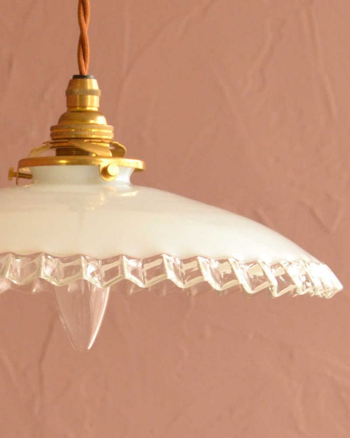 ペンダントライト　照明・ライティング　フランスで見つけたフリルシェード、アンティークペンダントライト(コード・シャンデリア電球・ギャラリーA付き)。。(m-3280-z)