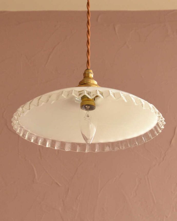 ペンダントライト　照明・ライティング　フランスで見つけたフリルシェード、アンティークペンダントライト(コード・シャンデリア電球・ギャラリーA付き)。。(m-3280-z)